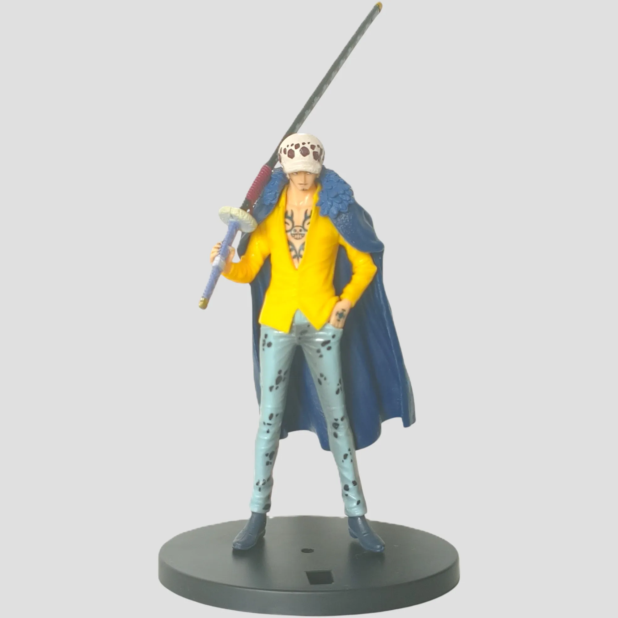 Figurine Trafalgar D. Water Law – One Piece de face