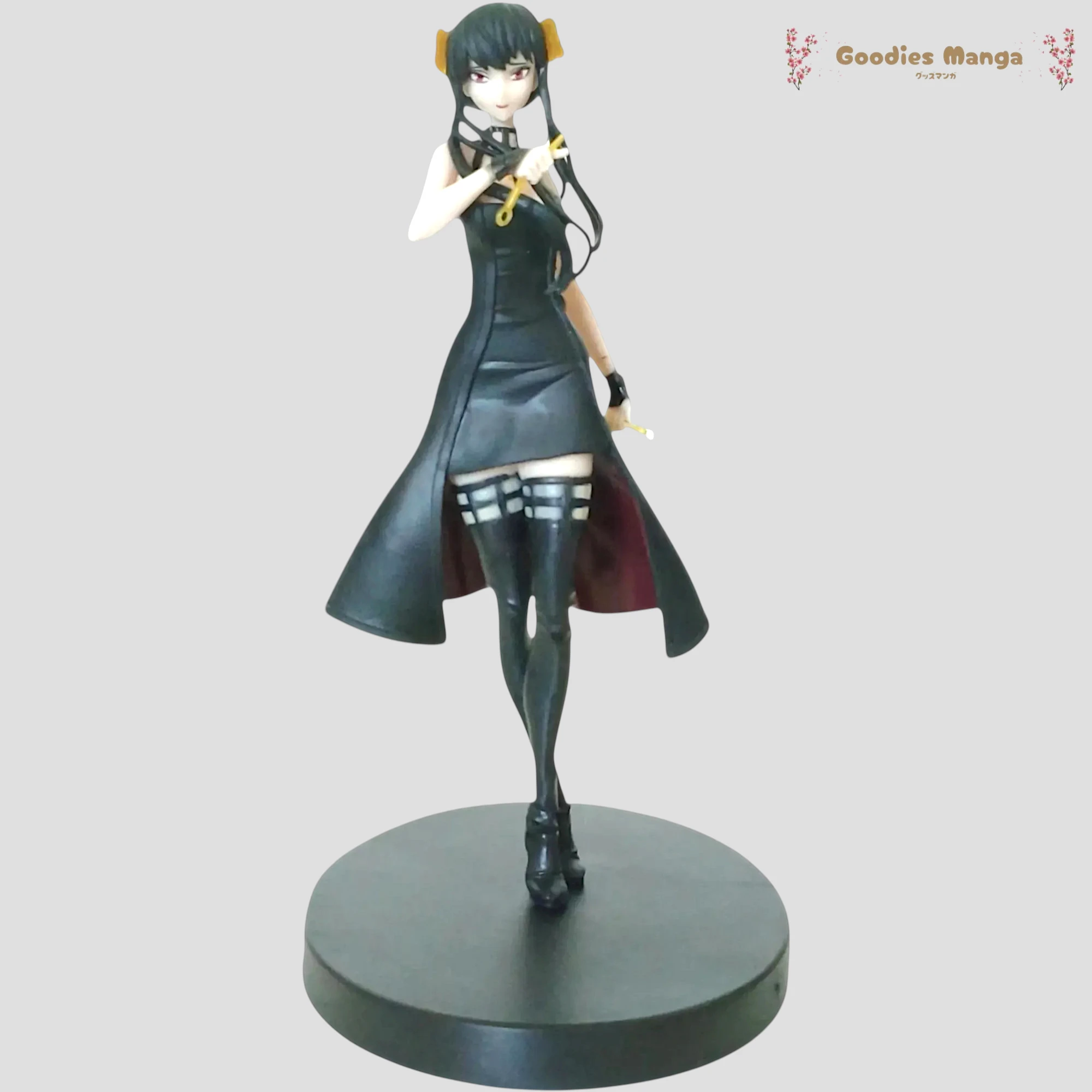 Figurine Yor Forger en tenue d’assassinat – Spy x Family de face