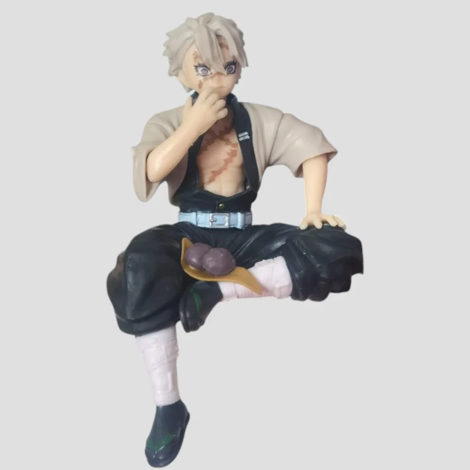 Figurine Sanemi Shinazugawa assis mangeant un Onigiri – Demon Slayer de face