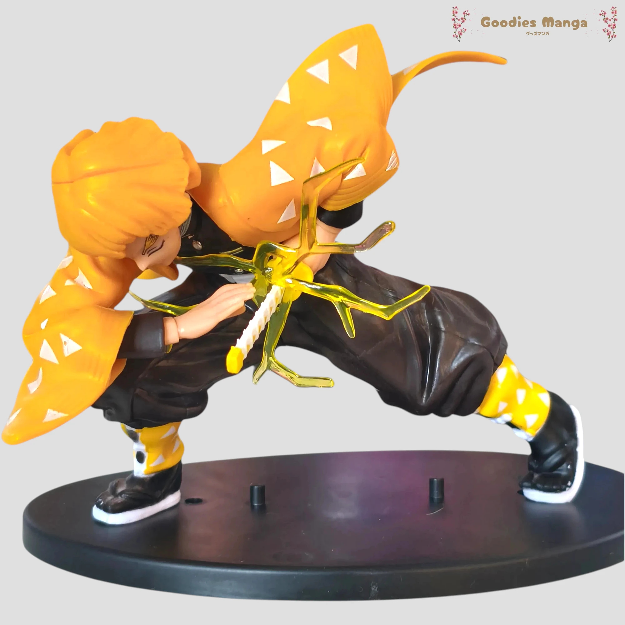 Figurine Zenitsu Agatsuma en position d'attaque Demon Slayer de face