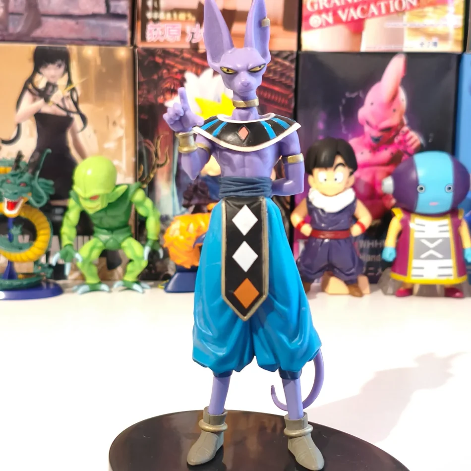 DRAGON BALL Figurine Beerus qui attaque