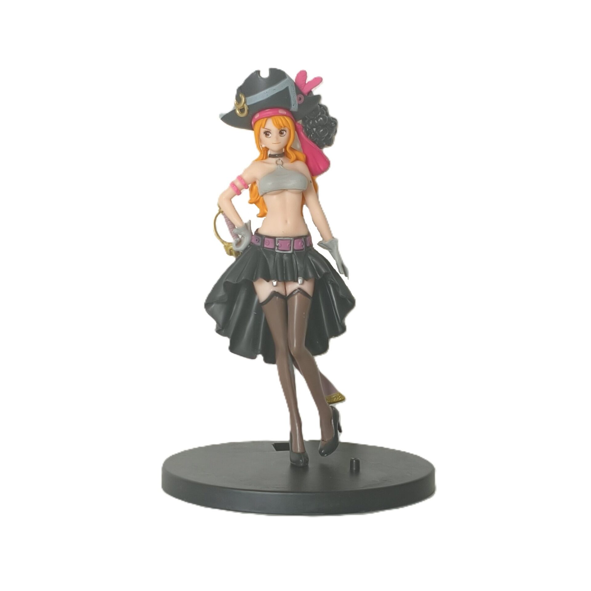 ONE PIECE Figurine Nami en costume de pirate