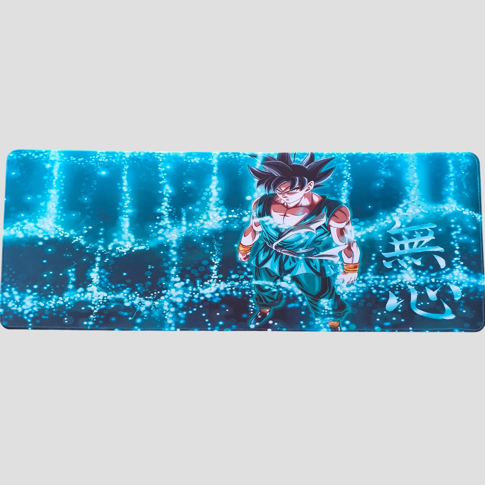Tapis de souris Son Goku Ultra Instinct XXL – Dragon Ball Super de face